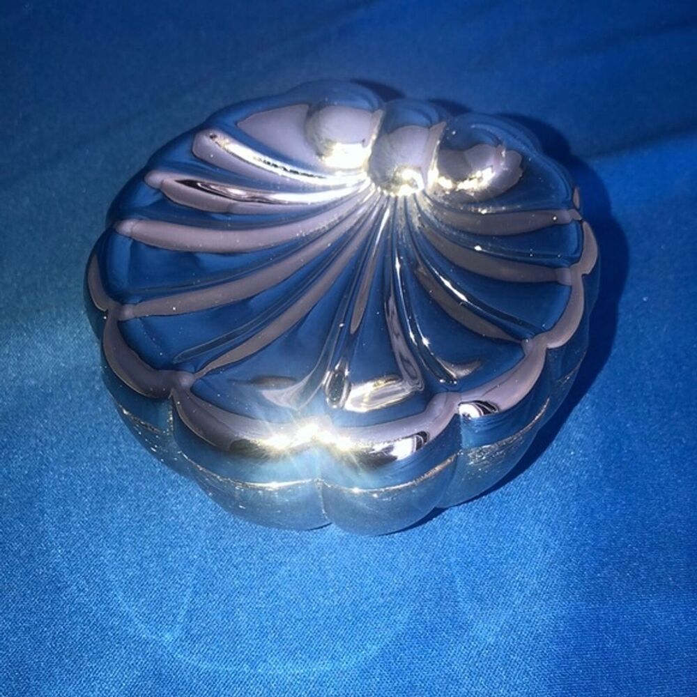 2006 For your ease only conch silver metal  box inside lining
